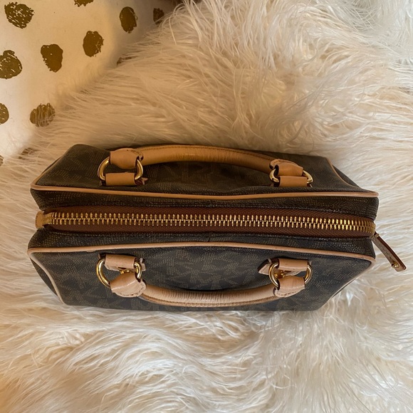 Micheal Kors Brown Logo handbag - Picture 4 of 5